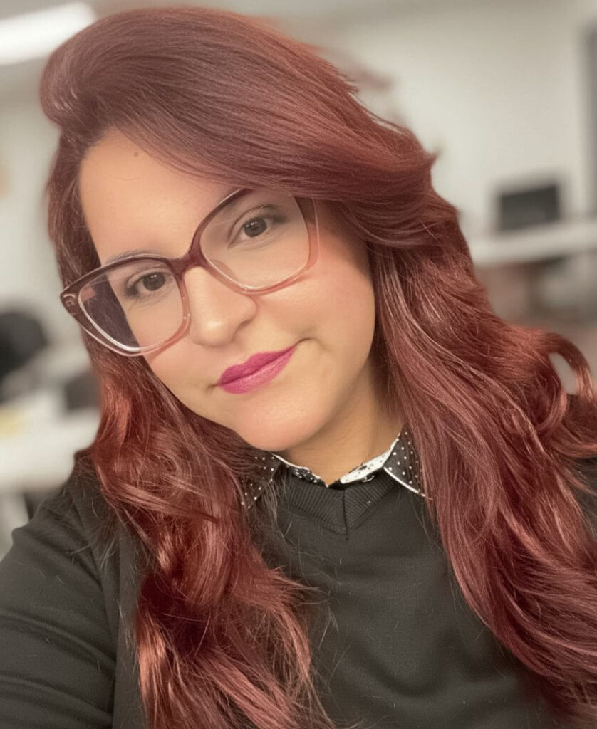 Foto de Isis Fonseca, autora do Blog Leitora CLT